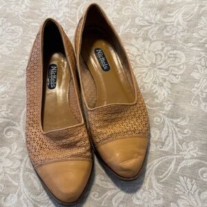 Nickels Carmel colored flats 7 1/2 B